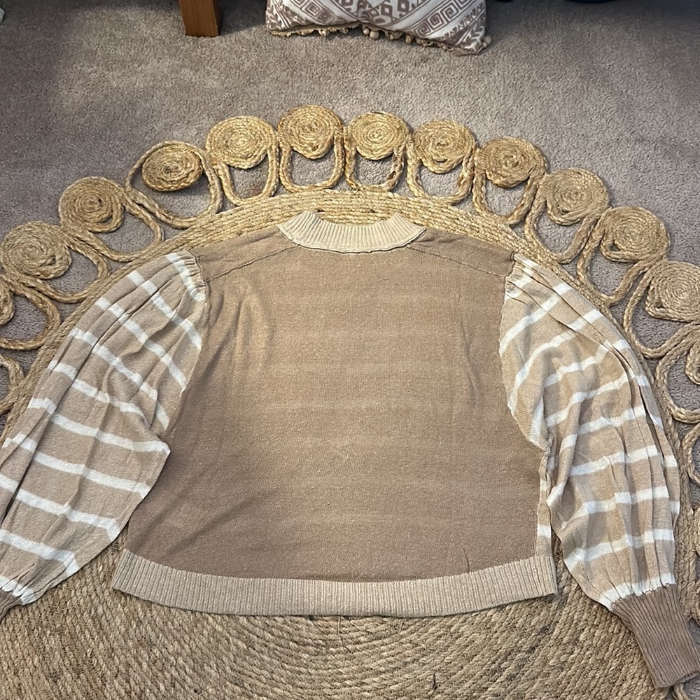 Sweater - Picture 4 of 5